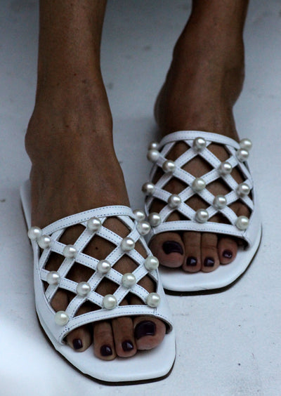 Checkmate White (In Stock)